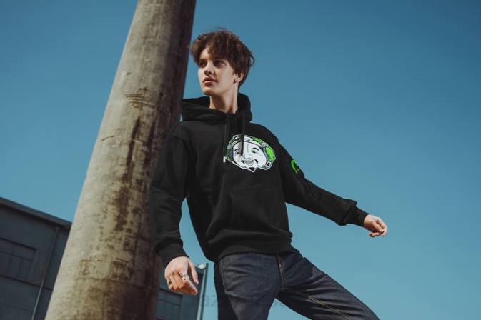 evisu Godhead kapuuts Razer RF2D193 üks värv kehakate