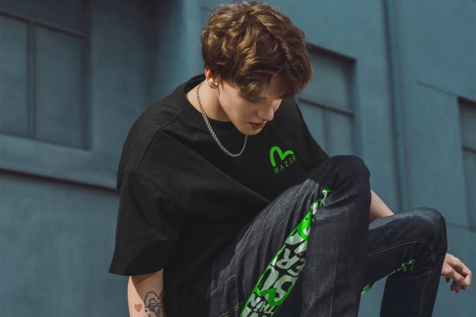 evisu daicock mustriga t-särk Razer RF2D191 üks värv kehakate