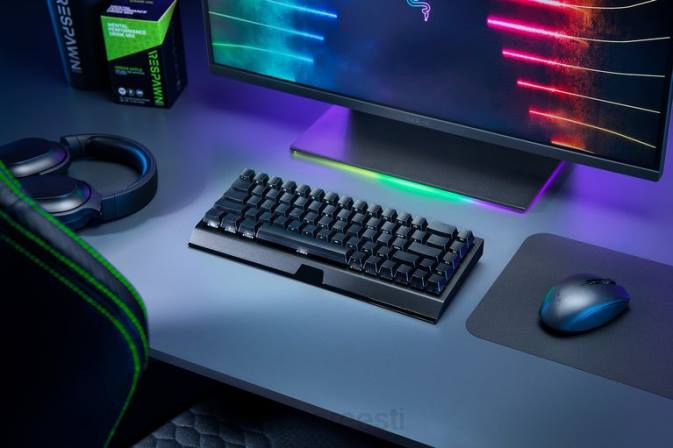 blackwidow v3 mini hyperspeed - fantoomväljaanne - kollane lüliti - meie Razer RF2D64 must klaviatuur