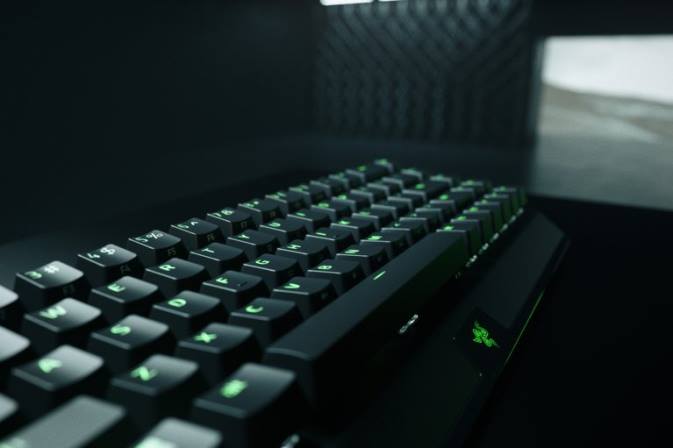 blackwidow v3 mini hyperspeed - kollane lüliti - meie Razer RF2D63 must klaviatuur