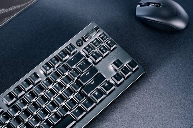 deathstalker v2 pro tenkeyless - klõpsatav optiline lüliti - meie Razer RF2D66 must klaviatuur